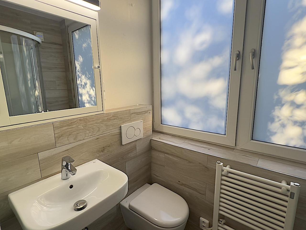 Apartments 4U: Kampus Upstairs Hradec Králové المظهر الخارجي الصورة